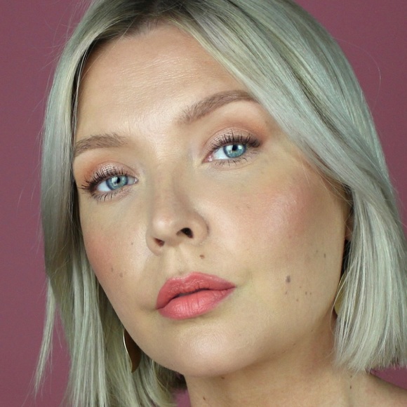 MAC Studio Radiance Face & Body Foundation W3 - Picture 4 of 12